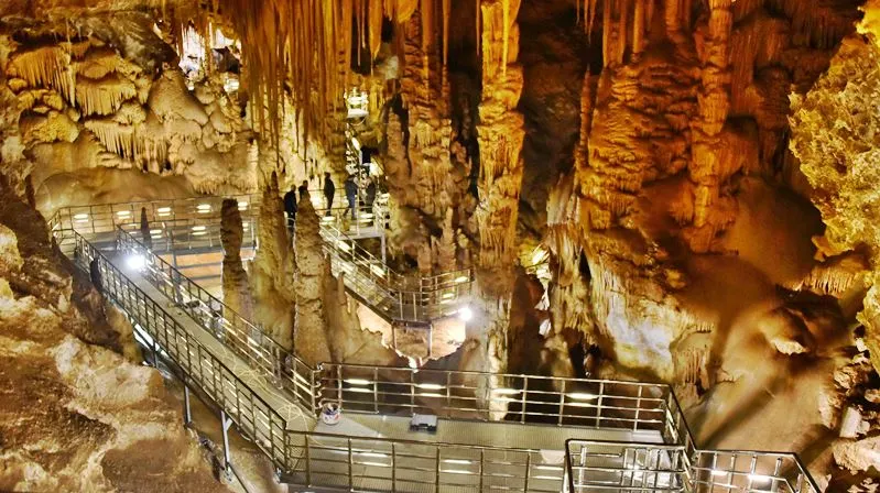 Gümüşhane’nin Gizli Hazinesi: Karaca Mağarası